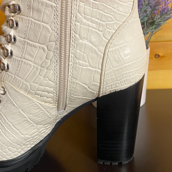 Vince Camuto Women’s Lace-Up/Zip 4”Heeled Ankle Boots Size 7.5  Leather - Picture 13 of 13